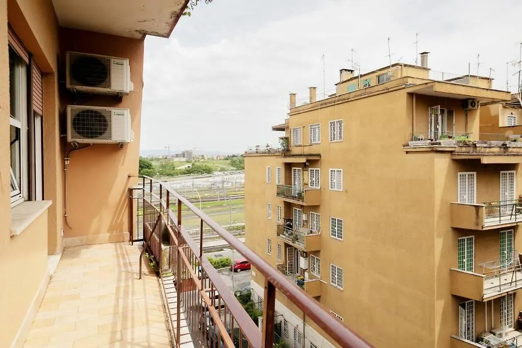 Casa Angelina Con 3 Camere Da Letto Rome 0*,  Italy