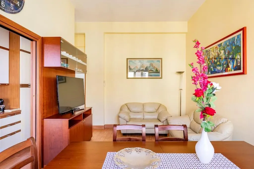 Casa Angelina Con 3 Camere Da Letto Rome Italy